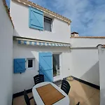 La Maison Bleue - Sur *